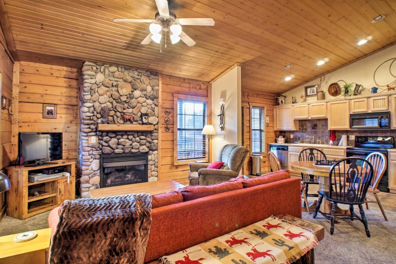 Cabin-Style Studio Right Off The Branson Strip! Διαμέρισμα Εξωτερικό φωτογραφία