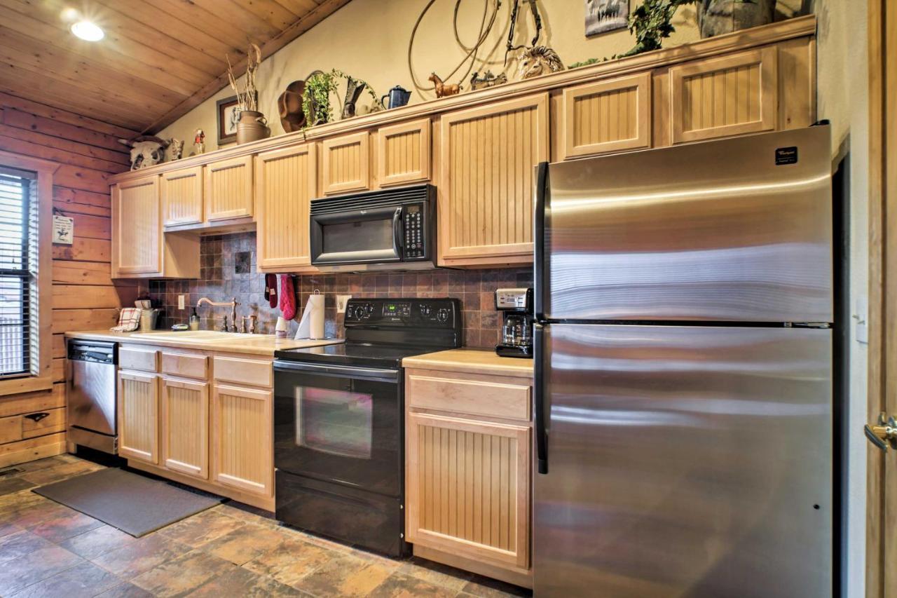 Cabin-Style Studio Right Off The Branson Strip! Διαμέρισμα Εξωτερικό φωτογραφία