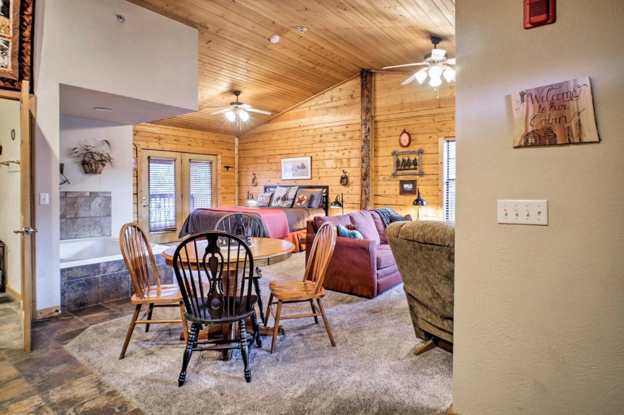 Cabin-Style Studio Right Off The Branson Strip! Διαμέρισμα Εξωτερικό φωτογραφία