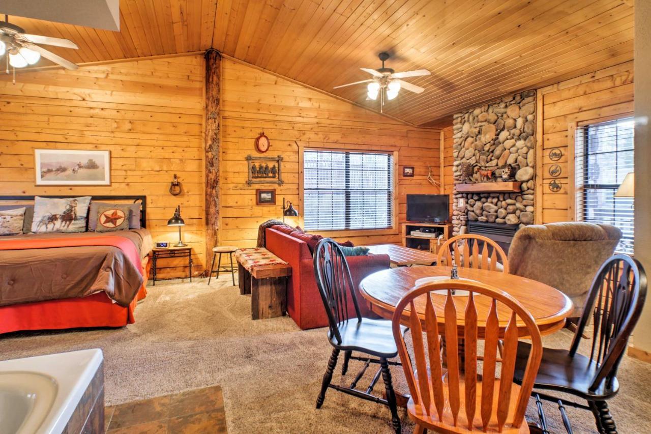 Cabin-Style Studio Right Off The Branson Strip! Διαμέρισμα Εξωτερικό φωτογραφία