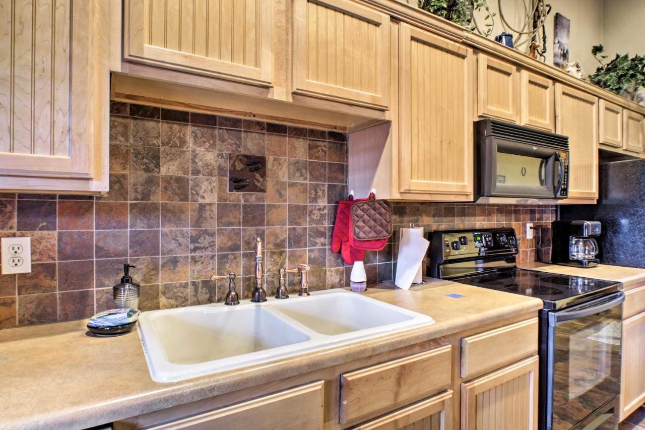 Cabin-Style Studio Right Off The Branson Strip! Διαμέρισμα Εξωτερικό φωτογραφία