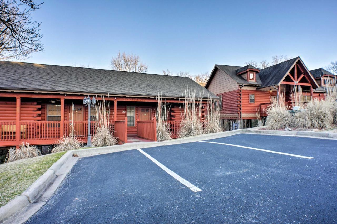 Cabin-Style Studio Right Off The Branson Strip! Διαμέρισμα Εξωτερικό φωτογραφία